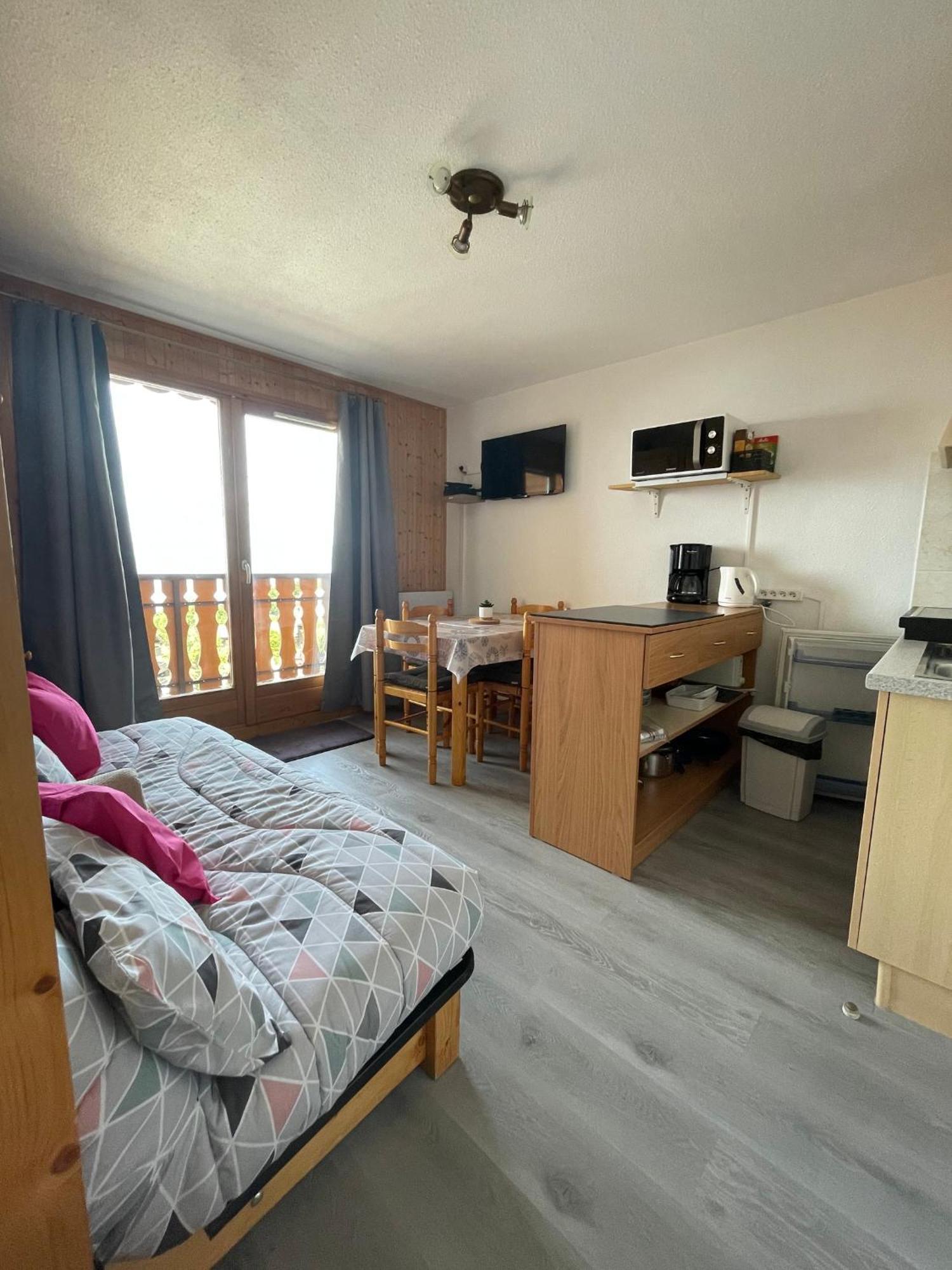 Appartement Cosy Avec Vue Sur Le Lac A Thollon Les Memises 35M² Exterior photo